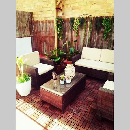 Ferienwohnung M4 Cool Terrace. 1 Min To Metro. 15 Min To Center Esplugues de Llobregat Exterior foto