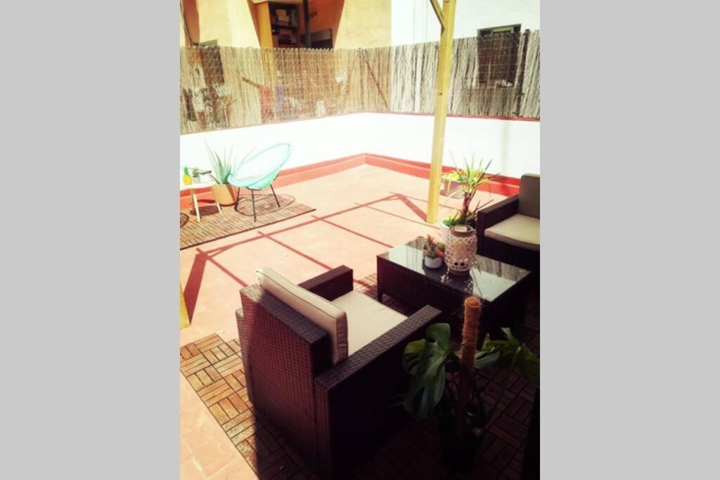Ferienwohnung M4 Cool Terrace. 1 Min To Metro. 15 Min To Center Esplugues de Llobregat Exterior foto
