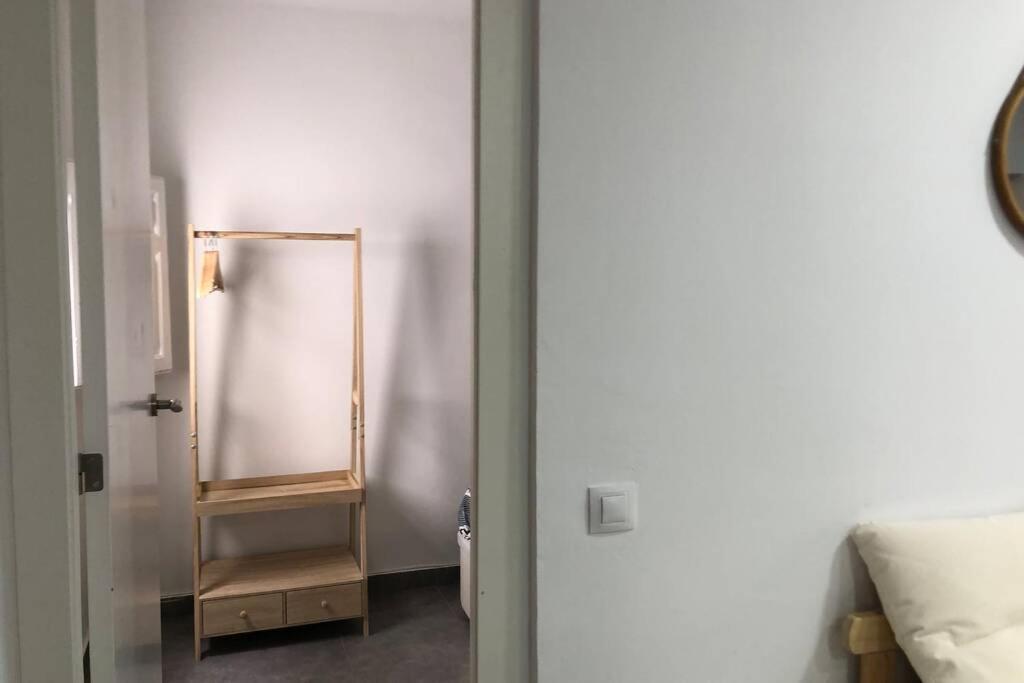 Ferienwohnung M4 Cool Terrace. 1 Min To Metro. 15 Min To Center Esplugues de Llobregat Exterior foto