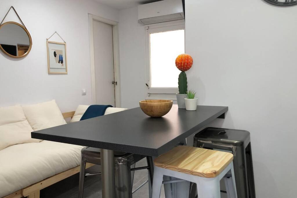 Ferienwohnung M4 Cool Terrace. 1 Min To Metro. 15 Min To Center Esplugues de Llobregat Exterior foto