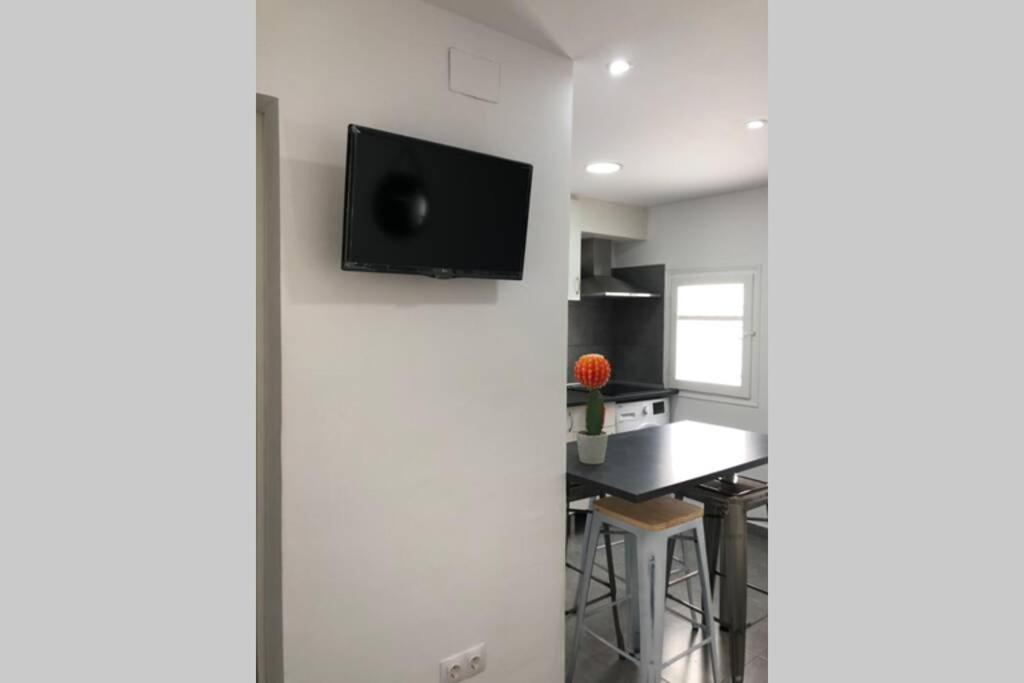 Ferienwohnung M4 Cool Terrace. 1 Min To Metro. 15 Min To Center Esplugues de Llobregat Exterior foto